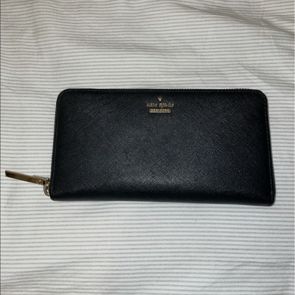 Black Kate Spade Zip Wallet